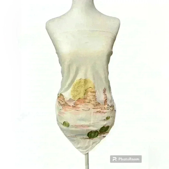 Bandana style top. - Picture 1 of 2